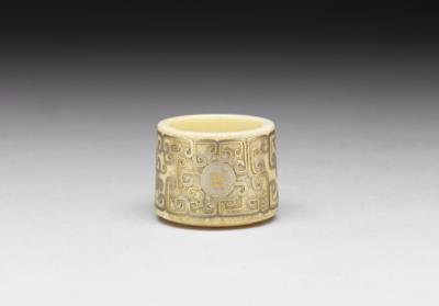 图片[2]-Ivory thumb ring with gold and silver inlay, with red sandalwood box, Qing dynasty, Qianlong reign (1736-1795)-China Archive